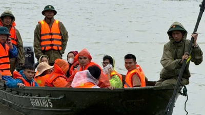 Tổng Bí thư Tô Lâm gửi Thư thăm hỏi, động viên đồng bào, cán bộ, chiến sỹ đang ứng phó, khắc phục hậu quả thiên tai Tổng Bí thư Tô Lâm gửi Thư thăm hỏi, động viên đồng bào, cán bộ, chiến sỹ đang ứng phó, khắc phục hậu quả thiên tai