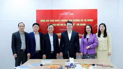 Chùm ảnh: Thứ trưởng Bộ Tài chính Trần Quốc Phương thăm và làm việc với Tạp chí Kinh tế - Tài chính Chùm ảnh: Thứ trưởng Bộ Tài chính Trần Quốc Phương thăm và làm việc với Tạp chí Kinh tế - Tài chính