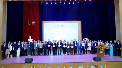 Thúc đẩy tăng trưởng bền vững: Giải pháp cho thị trường cận biên Việt Nam