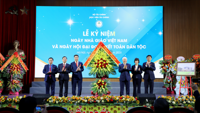 Chùm ảnh: Lãnh đạo Quốc hội và Bộ Tài chính dự Lễ Kỷ niệm Ngày Nhà giáo Việt Nam tại Học viện Tài chính Chùm ảnh: Lãnh đạo Quốc hội và Bộ Tài chính dự Lễ Kỷ niệm Ngày Nhà giáo Việt Nam tại Học viện Tài chính