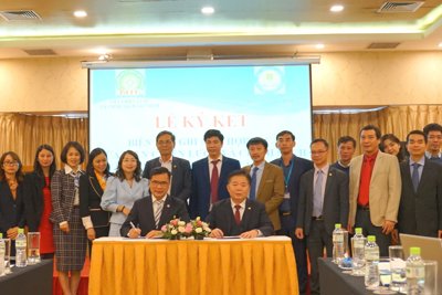 Viện Chiến lược và Chính sách Tài chính ký kết hợp tác với Học viện Tài chính