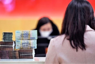 Ngân hàng Nhà nước sẽ xử lý nghiêm ngân hàng “ép” khách vay tiền mua bảo hiểm