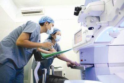 Ban hành Nghị quyết về các giải pháp bảo đảm thuốc, trang thiết bị y tế
