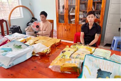 Bắt giữ 2 đối tượng vận chuyển 18,6 kg ma tuý qua biên giới