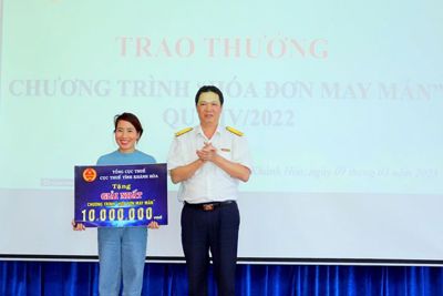 Cục Thuế tỉnh Khánh Hoà trao thưởng hóa đơn may mắn