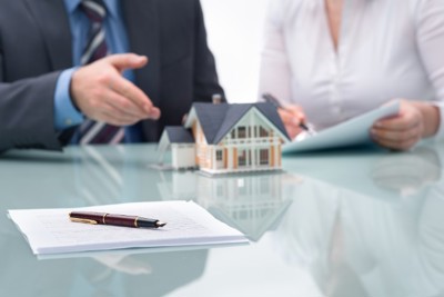 Thị trường bất động sản quý I/2023: "Nín thở” chờ thời