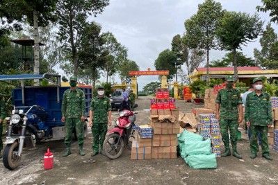 Khen thưởng 3 tập thể, 6 cá nhân có thành tích xuất sắc trong đấu tranh chống buôn lậu 