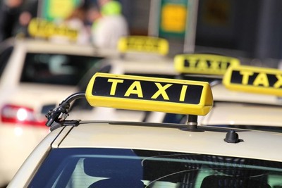 Hà Nội bỏ lệnh cấm taxi tại 9 tuyến đường