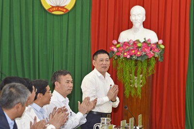 Bộ trưởng Bộ Tài chính Hồ Đức Phớc tiếp xúc cử tri tại tỉnh Bình Định