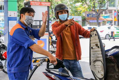 Giá xăng, dầu giảm mạnh lần thứ 2 liên tiếp