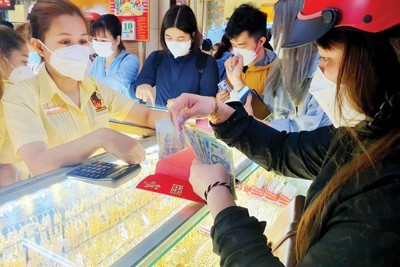 Các nhà đầu tư Việt Nam vẫn tin tưởng vào vàng