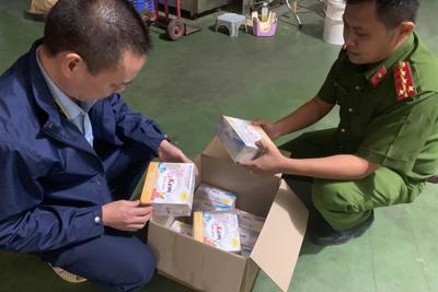 Thu giữ gần 9.400 hộp kem sữa đặc do nước ngoài sản xuất quá hạn sử dụng tại Hà Nội