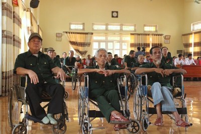 Gần 1,4 triệu người có công với cách mạng được nhận quà dịp 27/7