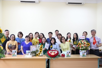 Tổ chức "Hội thi cắm hoa nghệ thuật" chào mừng kỷ niệm 98 năm Ngày Báo chí Cách mạng Việt Nam