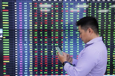 Khép lại các sự kiện đáo hạn phái sinh và cơ cấu ETFs, VN-Index có tuần tăng điểm thứ 3 liên tiếp