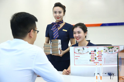Ngân hàng tiếp tục giảm lãi suất cho vay