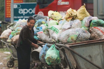 Hà Nội triển khai thí điểm mô hình phân loại rác thải tại nguồn