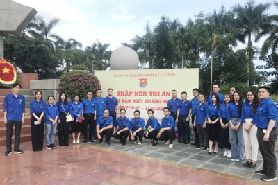 Hành trình về nguồn, tri ân các anh hùng, liệt sỹ của tuổi trẻ ngành Tài chính