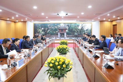 Việt Nam - Lào trao đổi kinh nghiệm trong lĩnh vực chứng khoán
