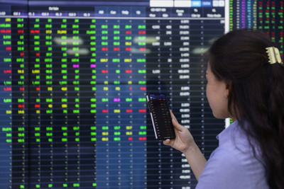 VN-Index tiếp tục hướng đến vùng 1.300-1.350 điểm 