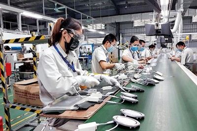 Hoàn toàn có dư địa mở rộng chính sách tài khóa mạnh hơn để kích cầu