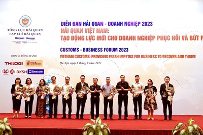 Tôn vinh 10 doanh nghiệp tiêu biểu, tích cực tự nguyện tuân thủ pháp luật hải quan 