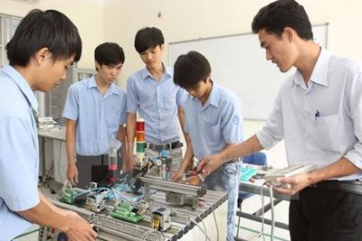 Từ ngày 15/10, áp dụng xếp lương giáo viên, giảng viên chuyên ngành giáo dục nghề nghiệp