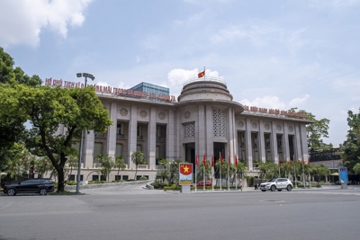 Hút ròng gần 70.000 tỷ đồng, Ngân hàng Nhà nước có đảo chiều chính sách?