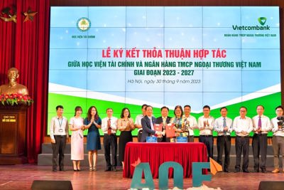 Vietcombank ký thỏa thuận hợp tác cùng Học viện Tài chính