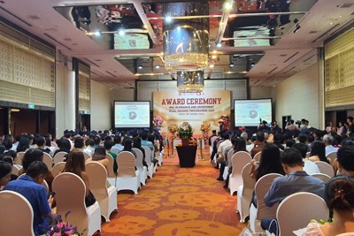 Trao bằng Tốt nghiệp Chương trình Thạc sỹ Tài chính và Đầu tư và liên kết đào tạo