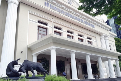 Lãnh đạo HOSE xin thôi chức để đi học có thời hạn ở nước ngoài 