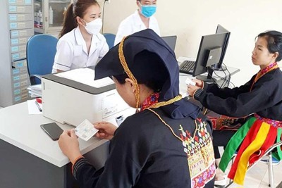 Khẩn trương cấp thẻ bảo hiểm y tế cho các đối tượng được ngân sách hỗ trợ