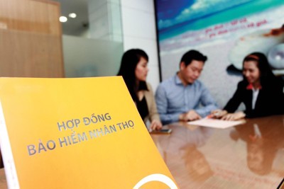 Thông tư số 67/2023/TT-BTC hạn chế tình trạng ép khách mua bảo hiểm kèm khoản vay