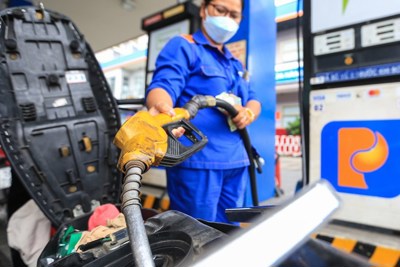 Giá xăng dầu đồng loạt giảm