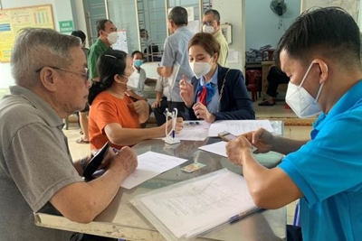 Đẩy mạnh chi trả lương hưu, trợ cấp thất nghiệp qua tài khoản cá nhân