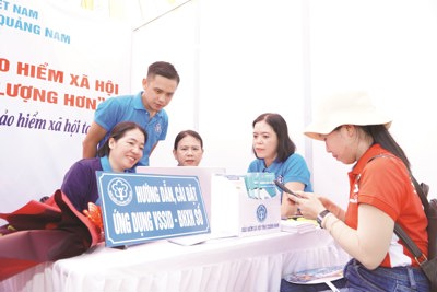 Kiến tạo chuyển đổi số gia tăng lợi ích thiết thực cho người dân, doanh nghiệp Kiến tạo chuyển đổi số gia tăng lợi ích thiết thực cho người dân, doanh nghiệp