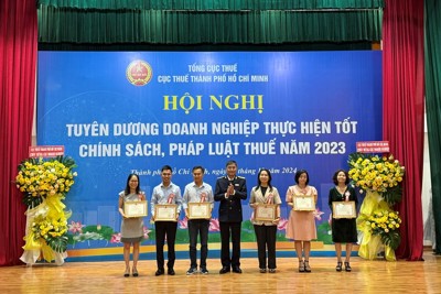 Cục Thuế TP. Hồ Chí Minh vinh danh 100 doanh nghiệp, người nộp thuế tiêu biểu Cục Thuế TP. Hồ Chí Minh vinh danh 100 doanh nghiệp, người nộp thuế tiêu biểu