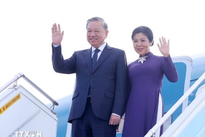 Tổng Bí thư Tô Lâm và Phu nhân kết thúc tốt đẹp chuyến thăm cấp Nhà nước tới Hàn Quốc Tổng Bí thư Tô Lâm và Phu nhân kết thúc tốt đẹp chuyến thăm cấp Nhà nước tới Hàn Quốc