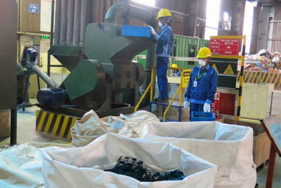 Hoàn thiện hệ thống chính sách, thể chế phát triển ngành công nghiệp môi trường 