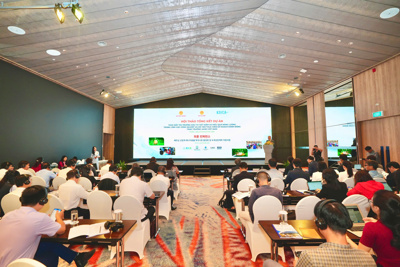 "Xây" nền phát triển bền vững từ tiết kiệm năng lượng và tài chính xanh