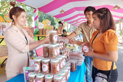 Đi qua những gian lao