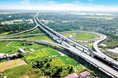 Đầu tư hạ tầng giao thông để thu hút đầu tư và phát triển đô thị thông minh, hiện đại