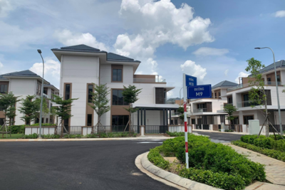 Bất động sản ế ẩm dù giá giảm mạnh 