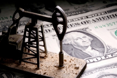 Dầu mỏ đang lật đổ "đế chế" Petrodollars