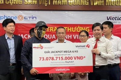 Trao giải 73 tỉ đồng cho người đàn ông mua vé qua ứng dụng Vietlott SMS