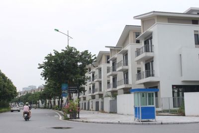 Hà Nội: Giá bán biệt thự, liền kề vẫn “neo cao“