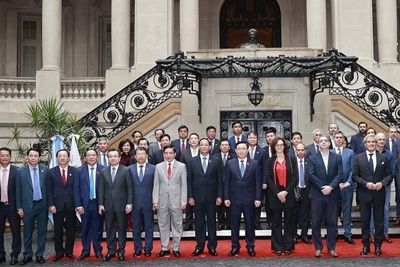 Chủ tịch Quốc hội Vương Đình Huệ dự Diễn đàn doanh nghiệp Việt Nam – Argentina