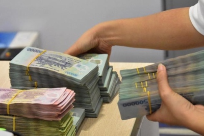 Lãi suất đầu ra cho doanh nghiệp và tiêu dùng vẫn neo cao