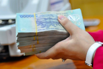 Nợ xấu đè nặng ngân hàng