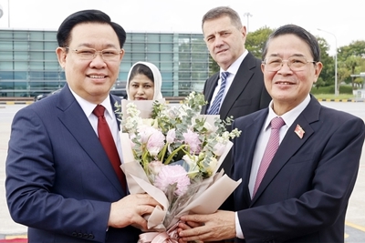 Chủ tịch Quốc hội Vương Đình Huệ lên đường thăm Cộng hoà Nhân dân Bangladesh và Cộng hoà Bulgaria